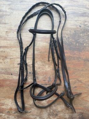 Full sized square raised bridle with reins